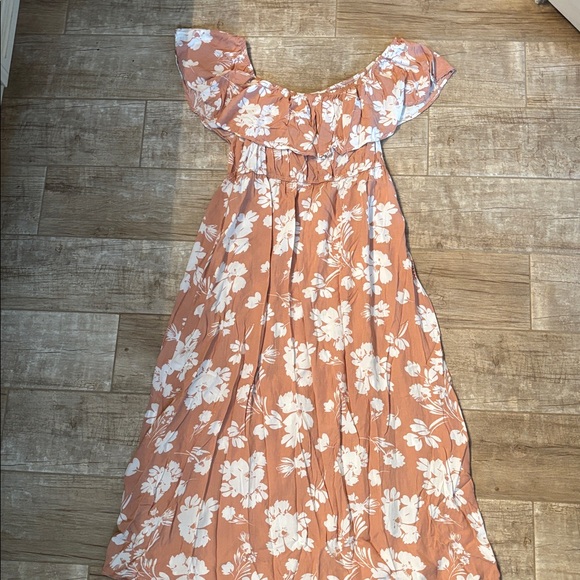 Floral Off-Shoulder Dress 🔴 - Picture 3 of 3